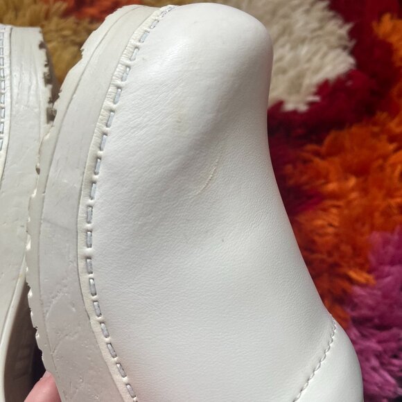 Sanita All White Clogs, size 39/8 - Picture 7 of 7